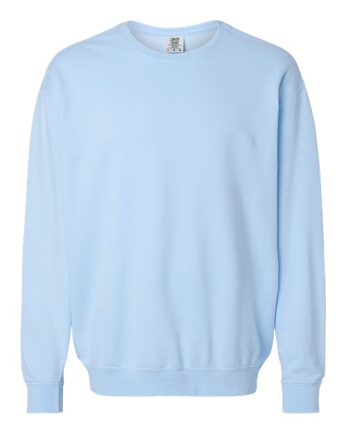 Light blue crewneck sweatshirt with ribbed cuffs and hem