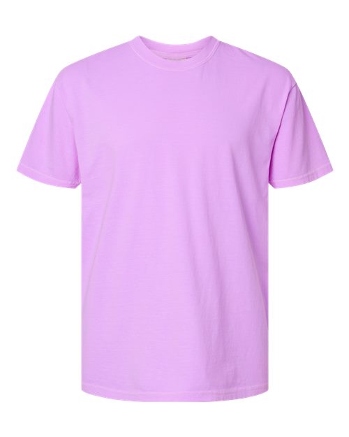 Crewneck T-shirt in light purple, short sleeves, ribbed crew collar.