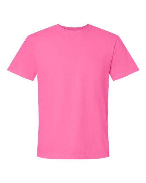 Crewneck T-shirt in bright pink, short sleeves, ribbed crew collar.